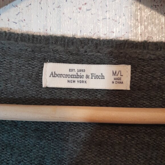 M/L Ambercrombie & Fitch Holiday Sweater - Picture 3 of 4